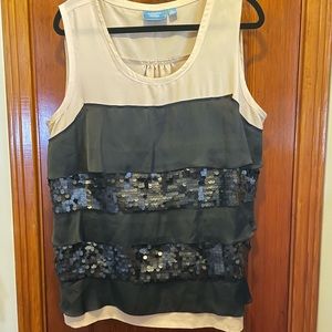 Simply Vera Wang ruffle top w/ embellishments XL